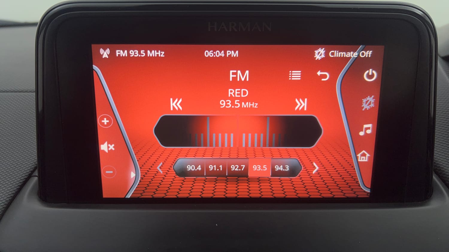 Used 2020 Tata Nexon XZA Plus (O) Diesel Diesel Automatic top_features Integrated (in-dash) music system