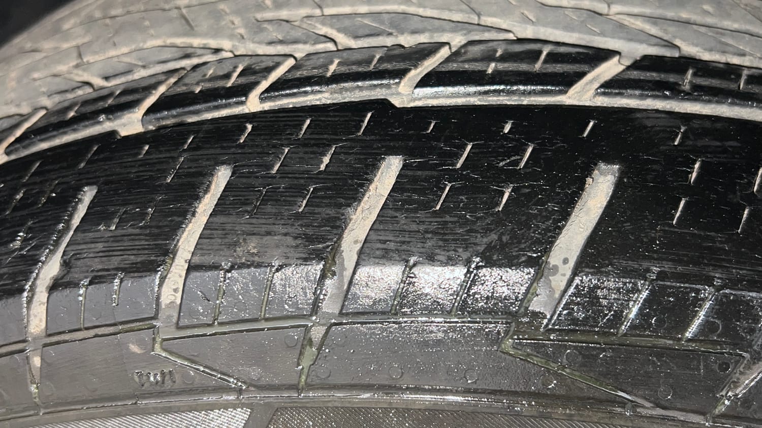 Used 2020 Tata Nexon XZA Plus (O) Diesel Diesel Automatic tyres RIGHT REAR TYRE TREAD VIEW