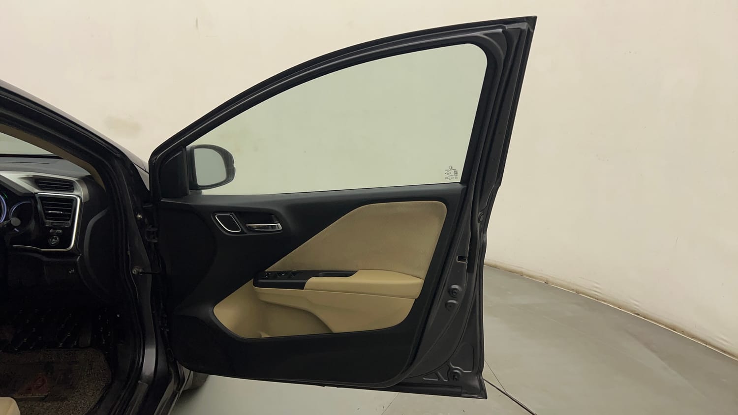 Used 2021 Honda City V Petrol Petrol Manual interior RIGHT FRONT DOOR OPEN VIEW