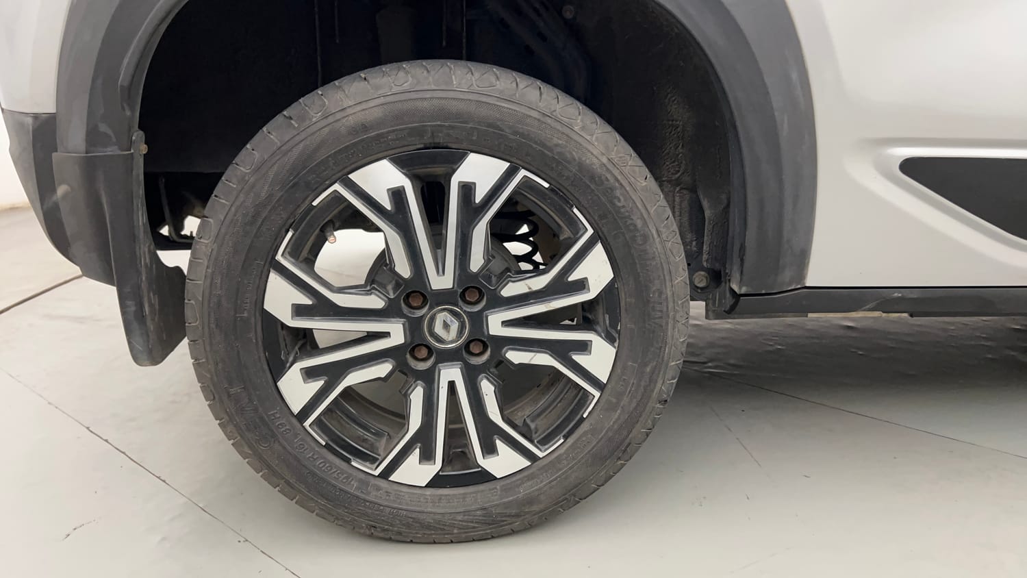 Used 2021 Renault Kiger RXZ Turbo CVT Dual Tone Petrol Automatic tyres RIGHT REAR TYRE RIM VIEW