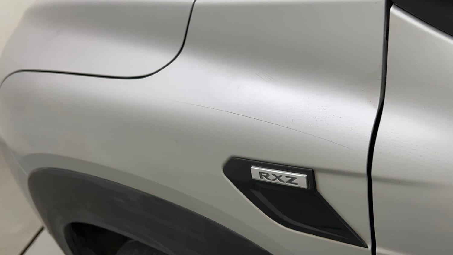 Used 2021 Renault Kiger RXZ Turbo CVT Dual Tone Petrol Automatic dents MINOR DENT