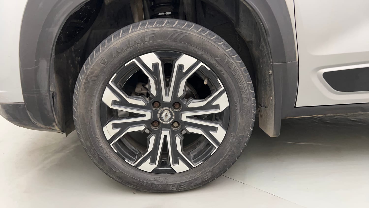 Used 2021 Renault Kiger RXZ Turbo CVT Dual Tone Petrol Automatic tyres LEFT FRONT TYRE RIM VIEW