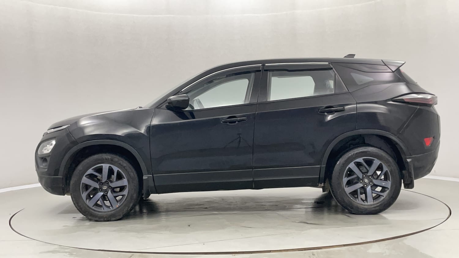 Used 2022 Tata Harrier XZ Plus Dark Edition Diesel Manual exterior LEFT SIDE VIEW