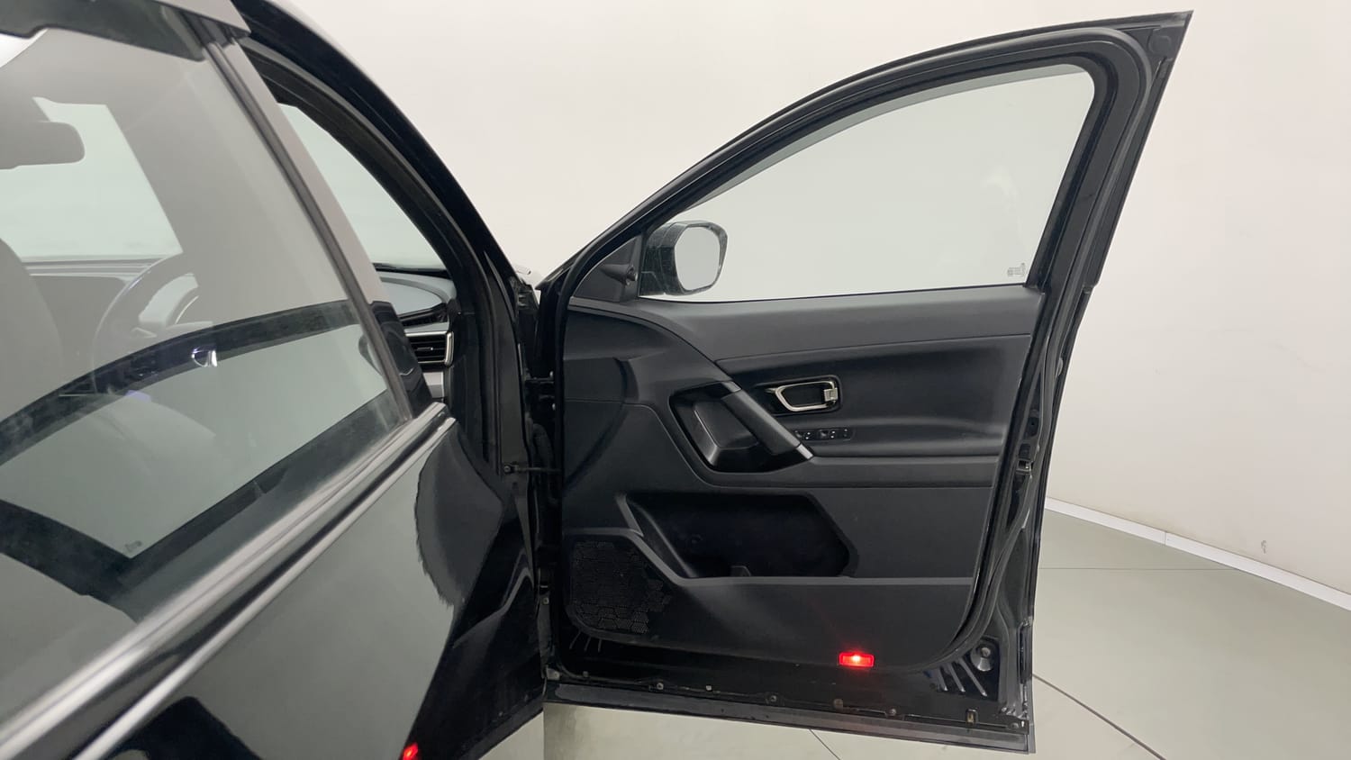 Used 2022 Tata Harrier XZ Plus Dark Edition Diesel Manual interior RIGHT FRONT DOOR OPEN VIEW