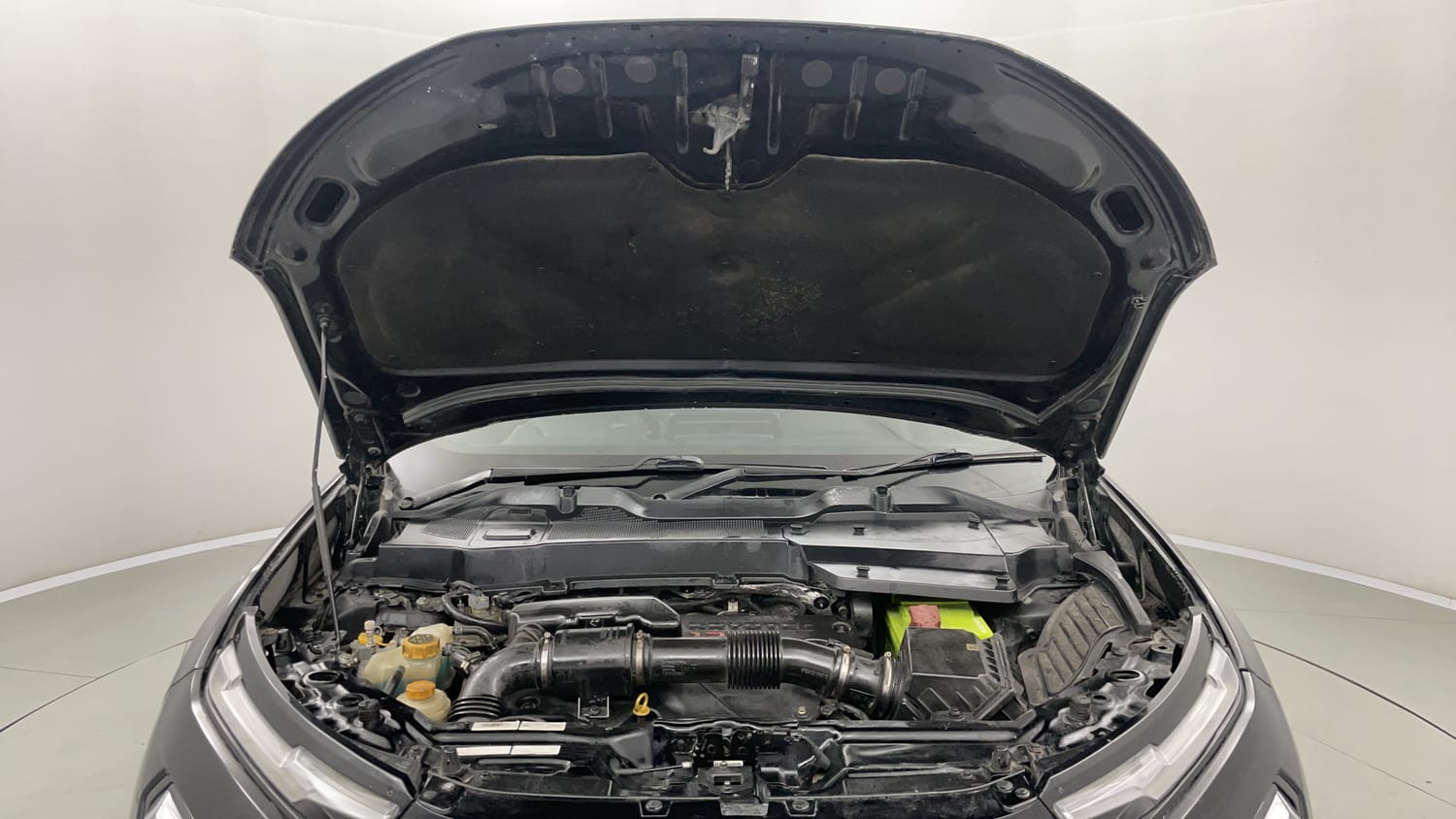 Used 2022 Tata Harrier XZ Plus Dark Edition Diesel Manual engine ENGINE & BONNET OPEN FRONT VIEW