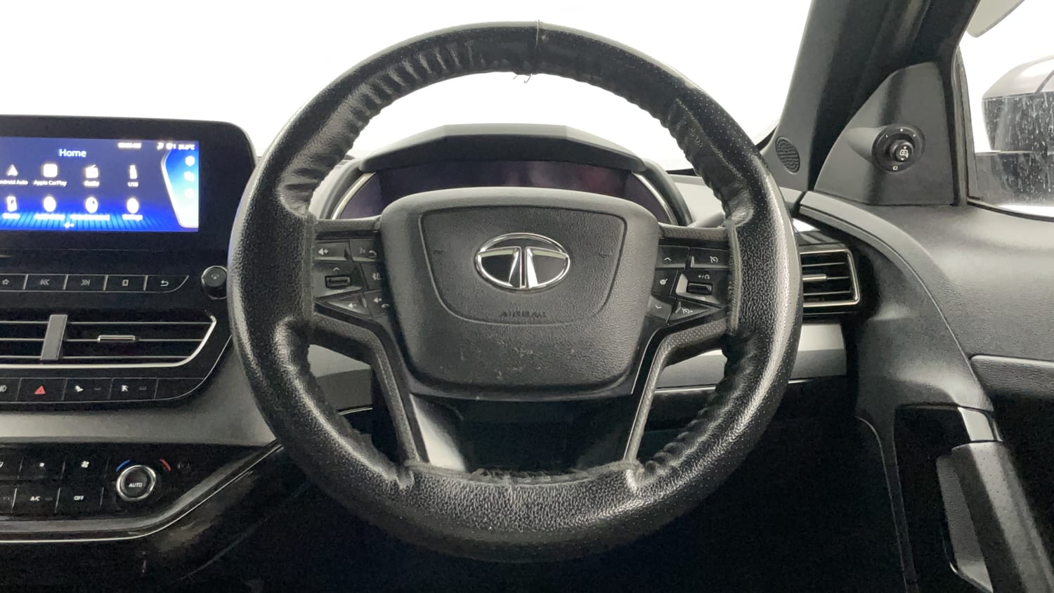 Used 2022 Tata Harrier XZ Plus Dark Edition Diesel Manual interior STEERING VIEW