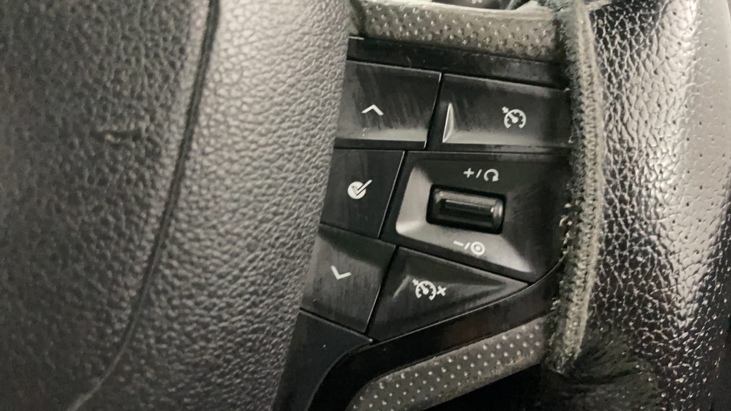Used 2022 Tata Harrier XZ Plus Dark Edition Diesel Manual top_features Cruise control