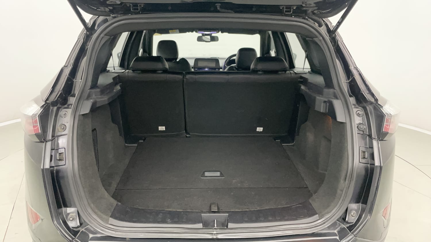 Used 2022 Tata Harrier XZ Plus Dark Edition Diesel Manual interior DICKY INSIDE VIEW