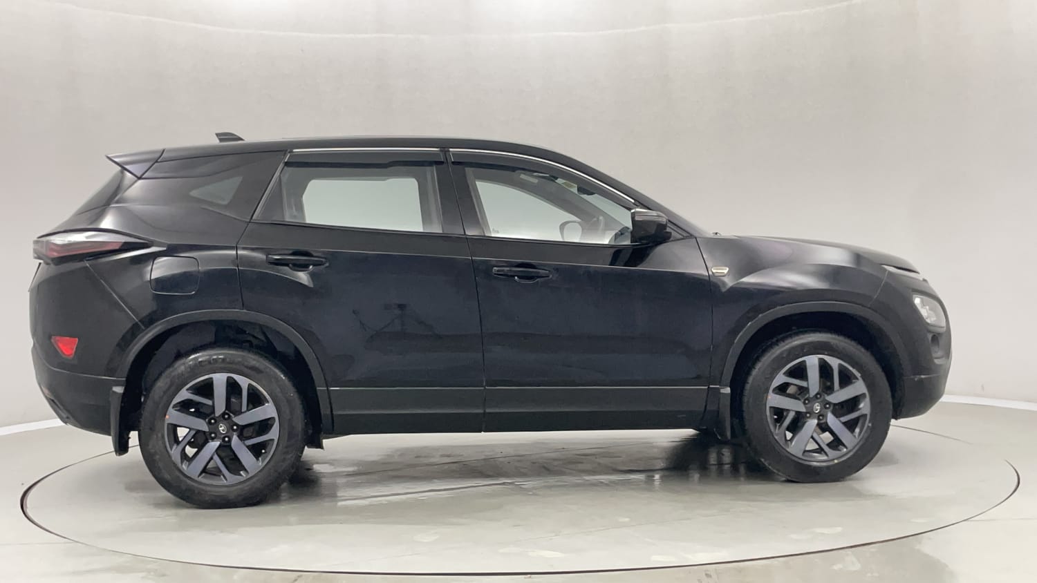 Used 2022 Tata Harrier XZ Plus Dark Edition Diesel Manual exterior RIGHT SIDE VIEW