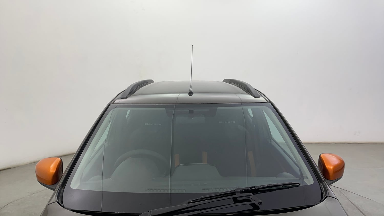 Used 2019 Renault Kwid CLIMBER 1.0 AMT Petrol Automatic exterior FRONT WINDSHIELD VIEW