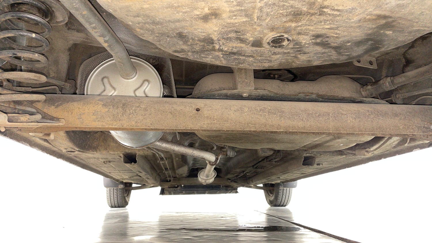 Used 2019 Renault Kwid CLIMBER 1.0 AMT Petrol Automatic extra REAR UNDERBODY VIEW (TAKEN FROM REAR)