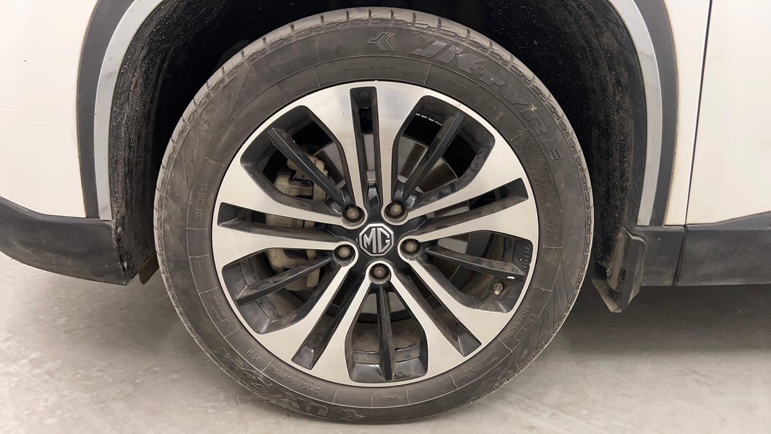 Used 2021 MG Motors Hector Sharp 2.0 Diesel Turbo MT Diesel Manual tyres LEFT FRONT TYRE RIM VIEW