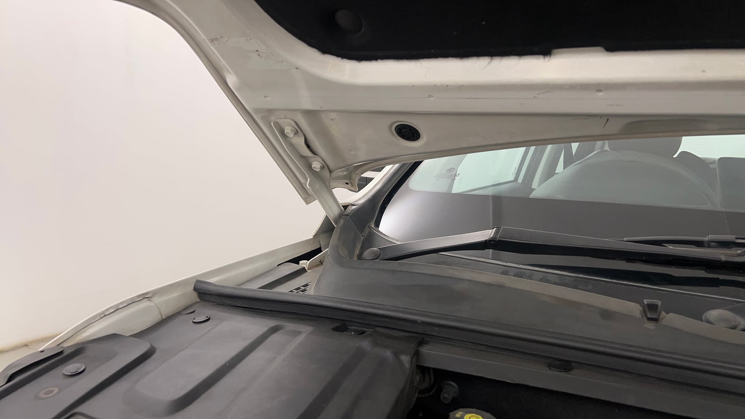 Used 2021 MG Motors Hector Sharp 2.0 Diesel Turbo MT Diesel Manual engine ENGINE RIGHT SIDE HINGE & APRON VIEW