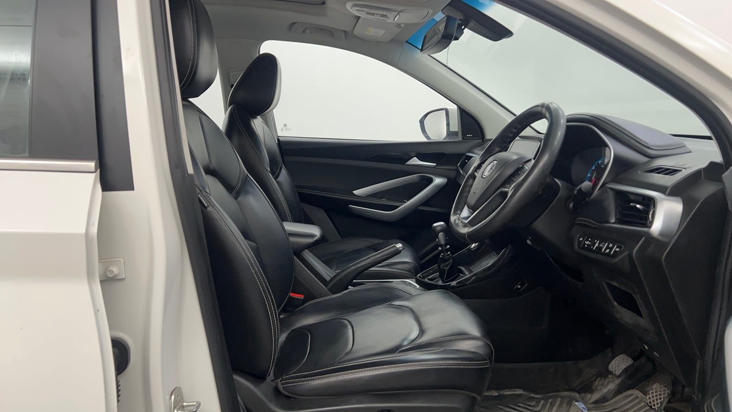 Used 2021 MG Motors Hector Sharp 2.0 Diesel Turbo MT Diesel Manual interior RIGHT SIDE FRONT DOOR CABIN VIEW