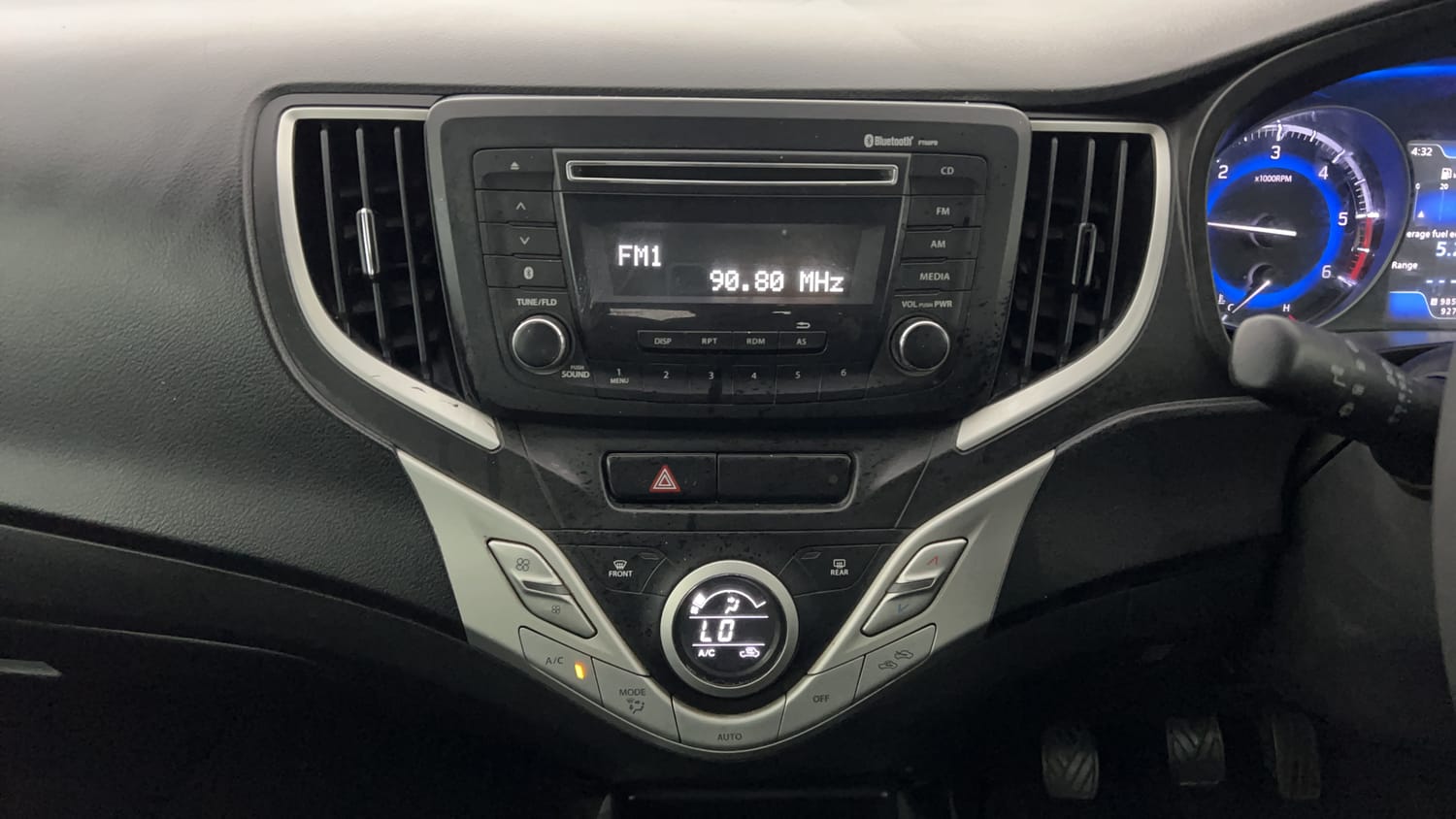 Used 2017 Maruti Suzuki Baleno Zeta 1.3 Diesel Manual interior MUSIC SYSTEM & AC CONTROL VIEW