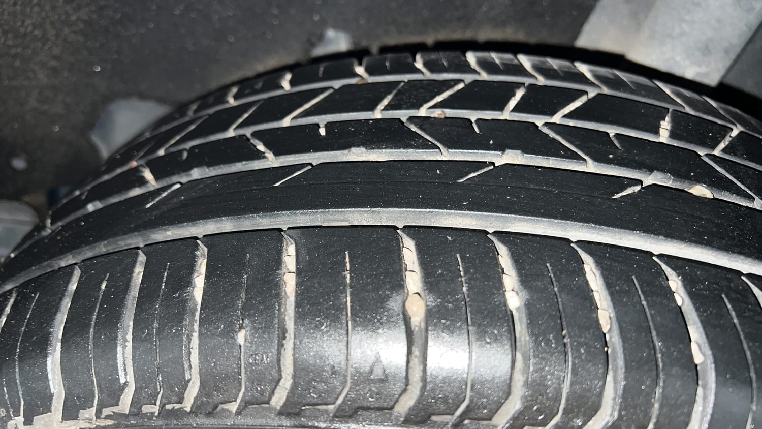 Used 2017 Maruti Suzuki Baleno Zeta 1.3 Diesel Manual tyres LEFT REAR TYRE TREAD VIEW