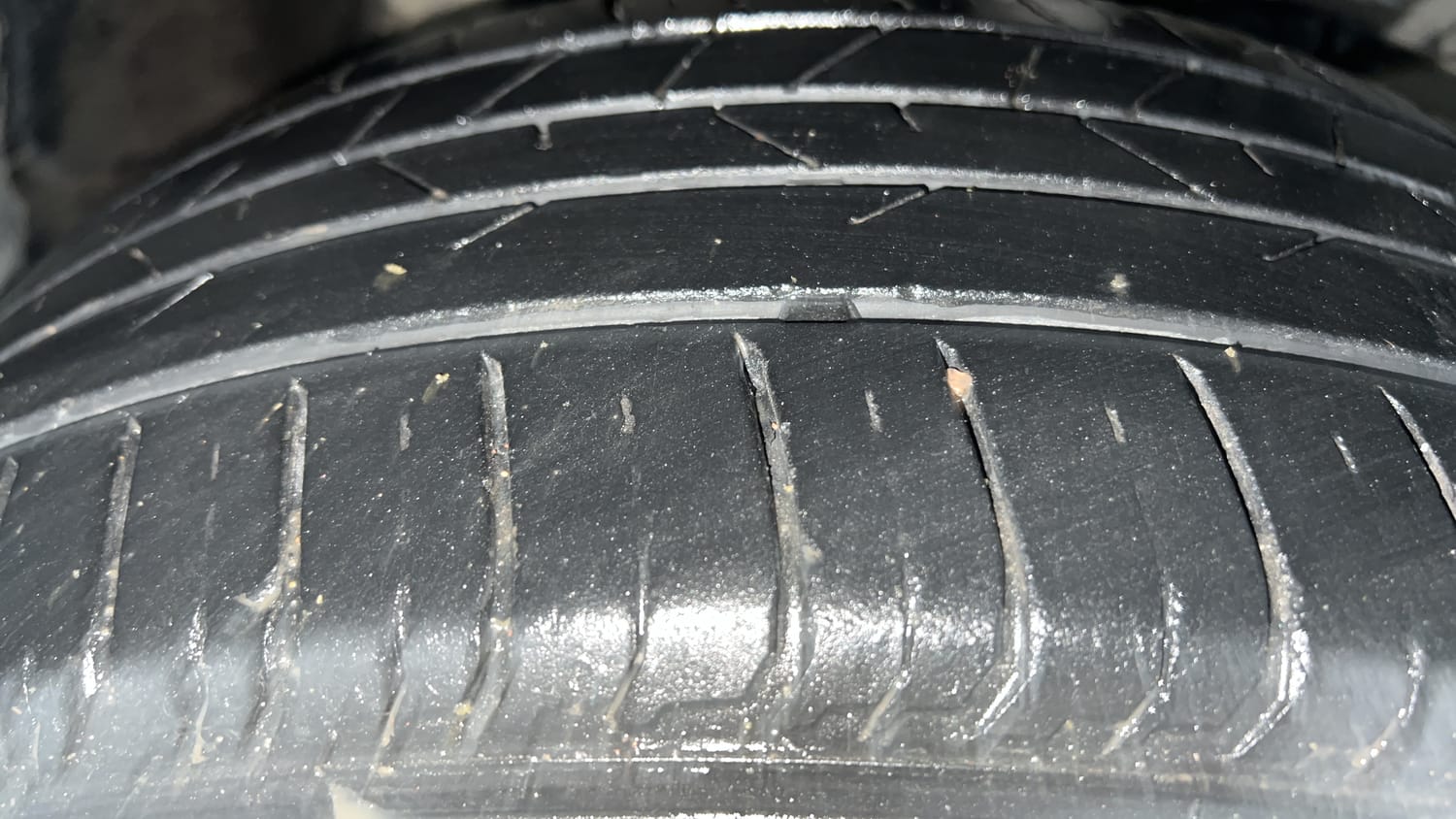 Used 2017 Maruti Suzuki Baleno Zeta 1.3 Diesel Manual tyres RIGHT FRONT TYRE TREAD VIEW