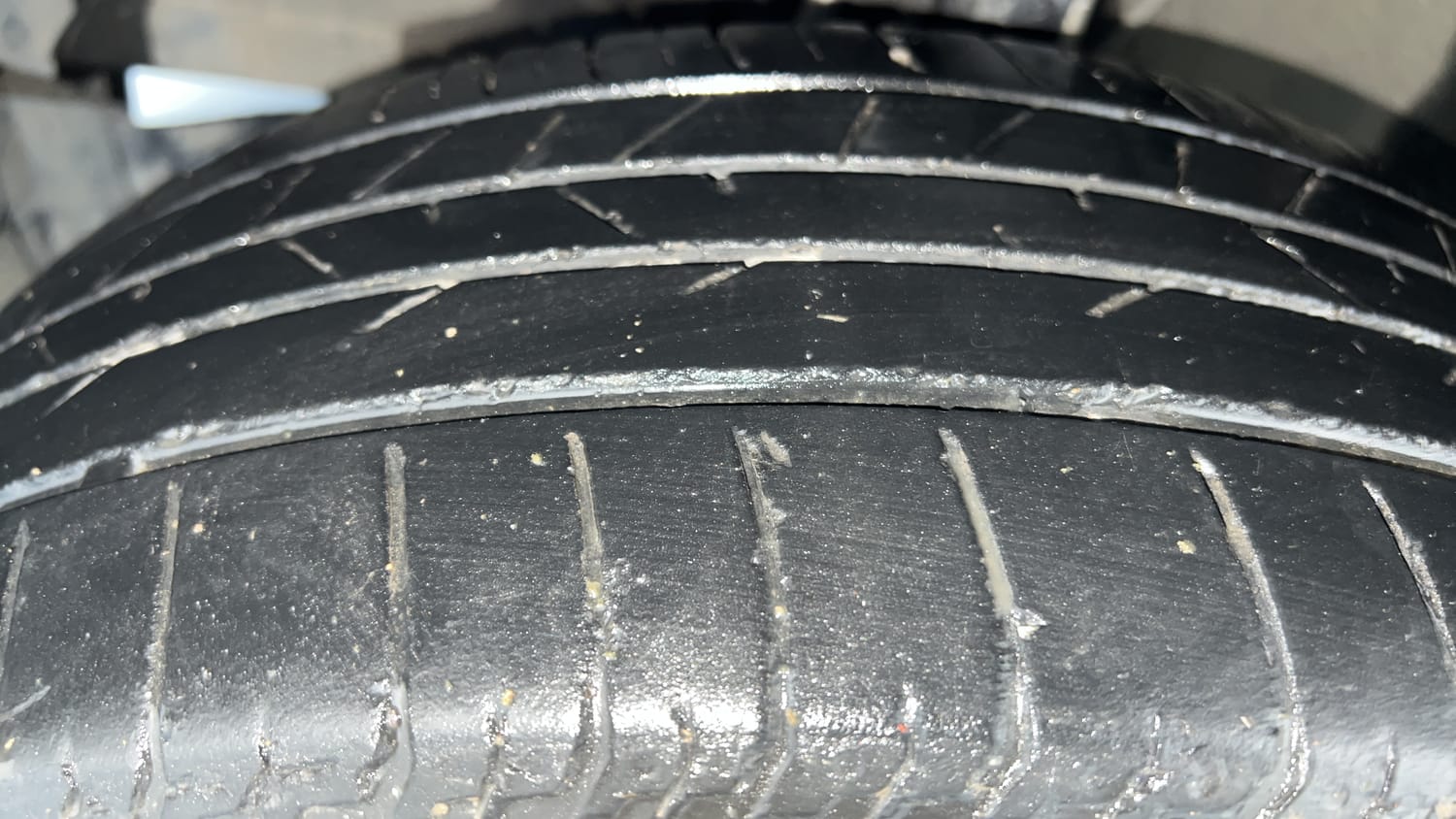 Used 2017 Maruti Suzuki Baleno Zeta 1.3 Diesel Manual tyres LEFT FRONT TYRE TREAD VIEW