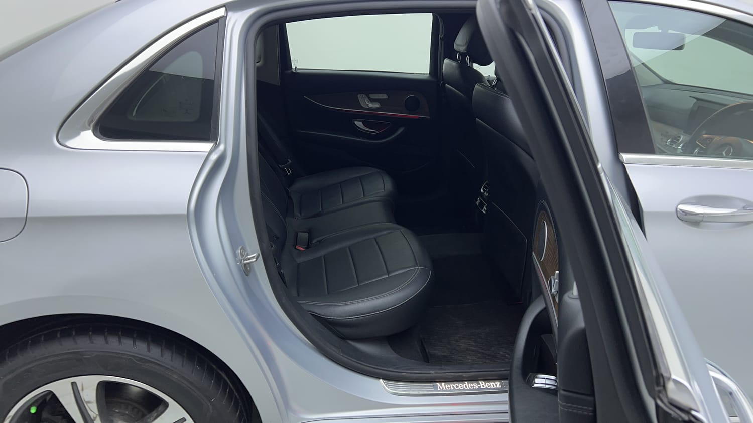 2017 Mercedes-Benz E-Class E200 Avantgarde-18