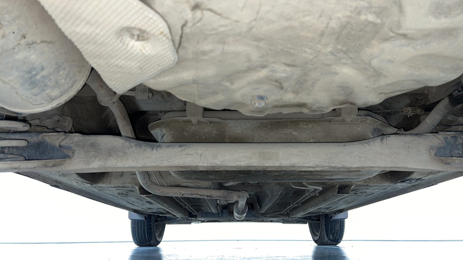 Used 2022 Renault Kiger RXT MT Petrol Manual extra REAR UNDERBODY VIEW (TAKEN FROM REAR)