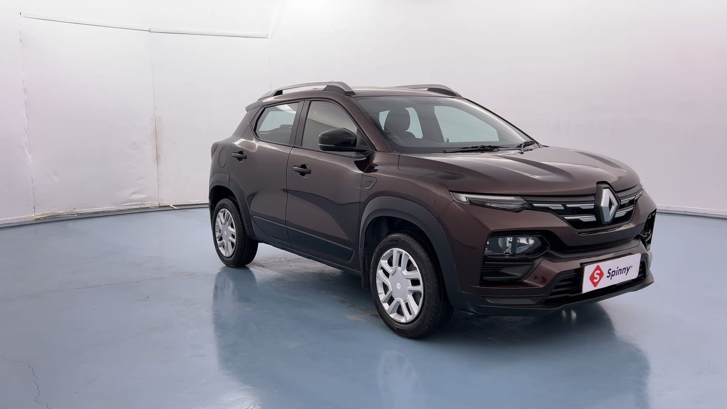 Used 2022 Renault Kiger RXT MT Petrol Manual exterior RIGHT FRONT CORNER VIEW