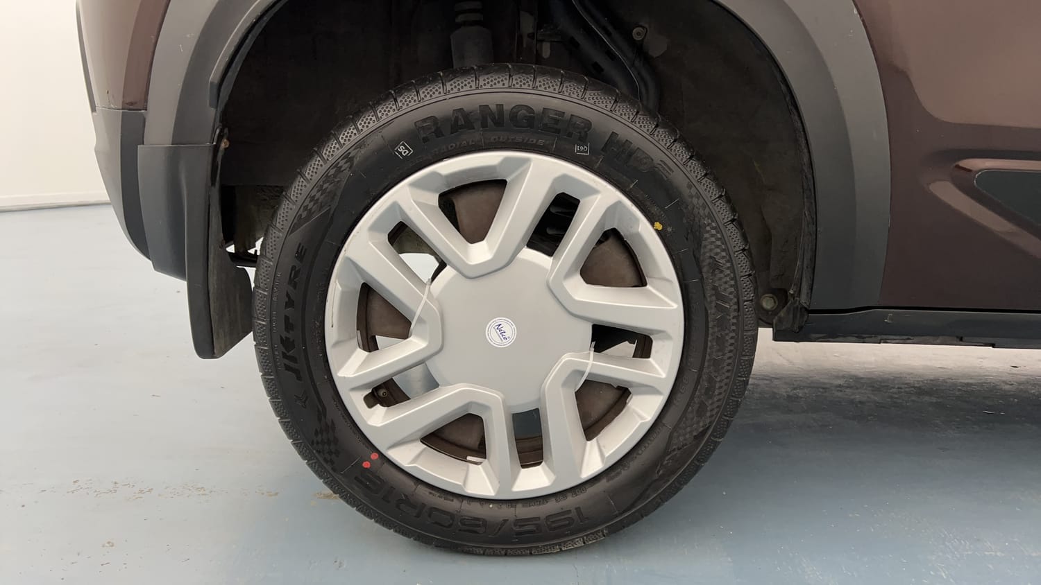 Used 2022 Renault Kiger RXT MT Petrol Manual tyres RIGHT REAR TYRE RIM VIEW