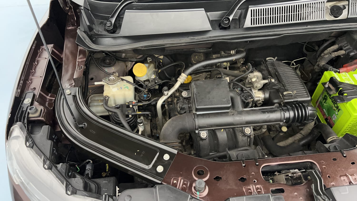 Used 2022 Renault Kiger RXT MT Petrol Manual engine ENGINE RIGHT SIDE VIEW
