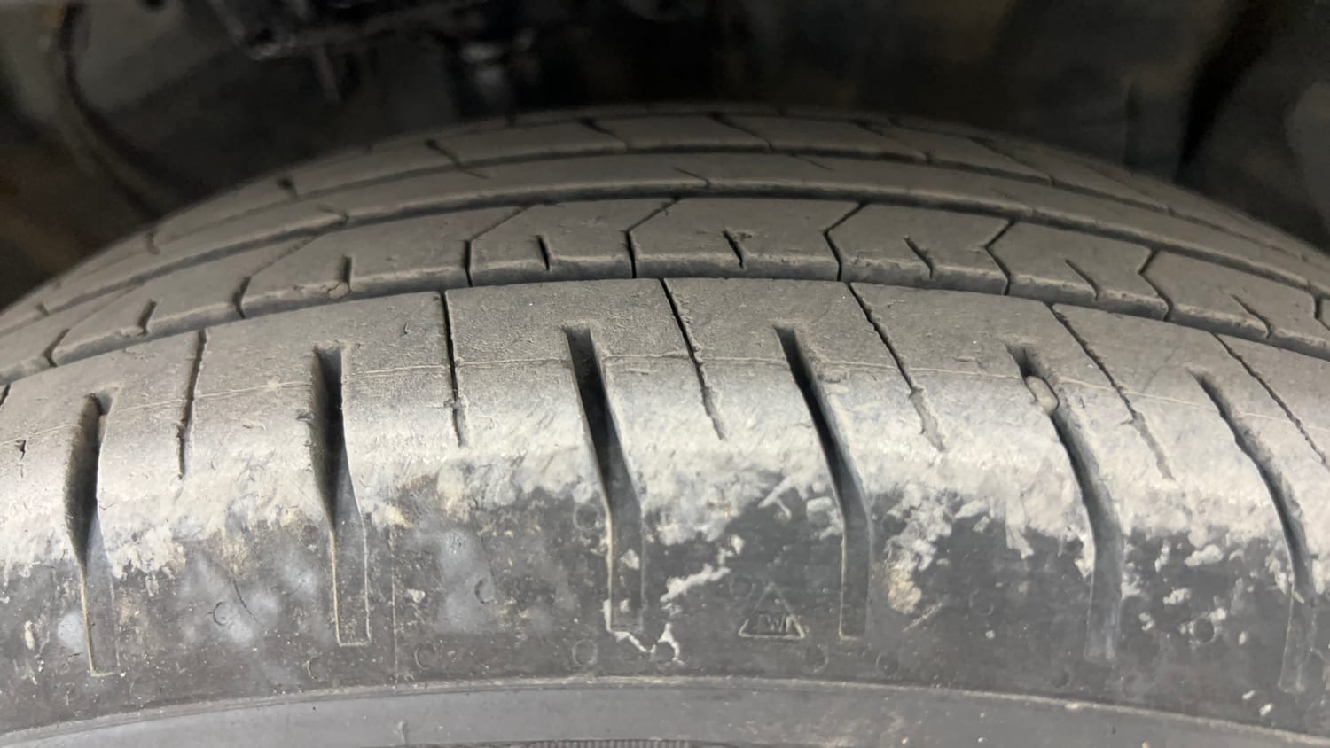 Used 2024 Hyundai Creta 1.5 CRDi Diesel MT DSL SX(O) Diesel Manual tyres RIGHT FRONT TYRE TREAD VIEW