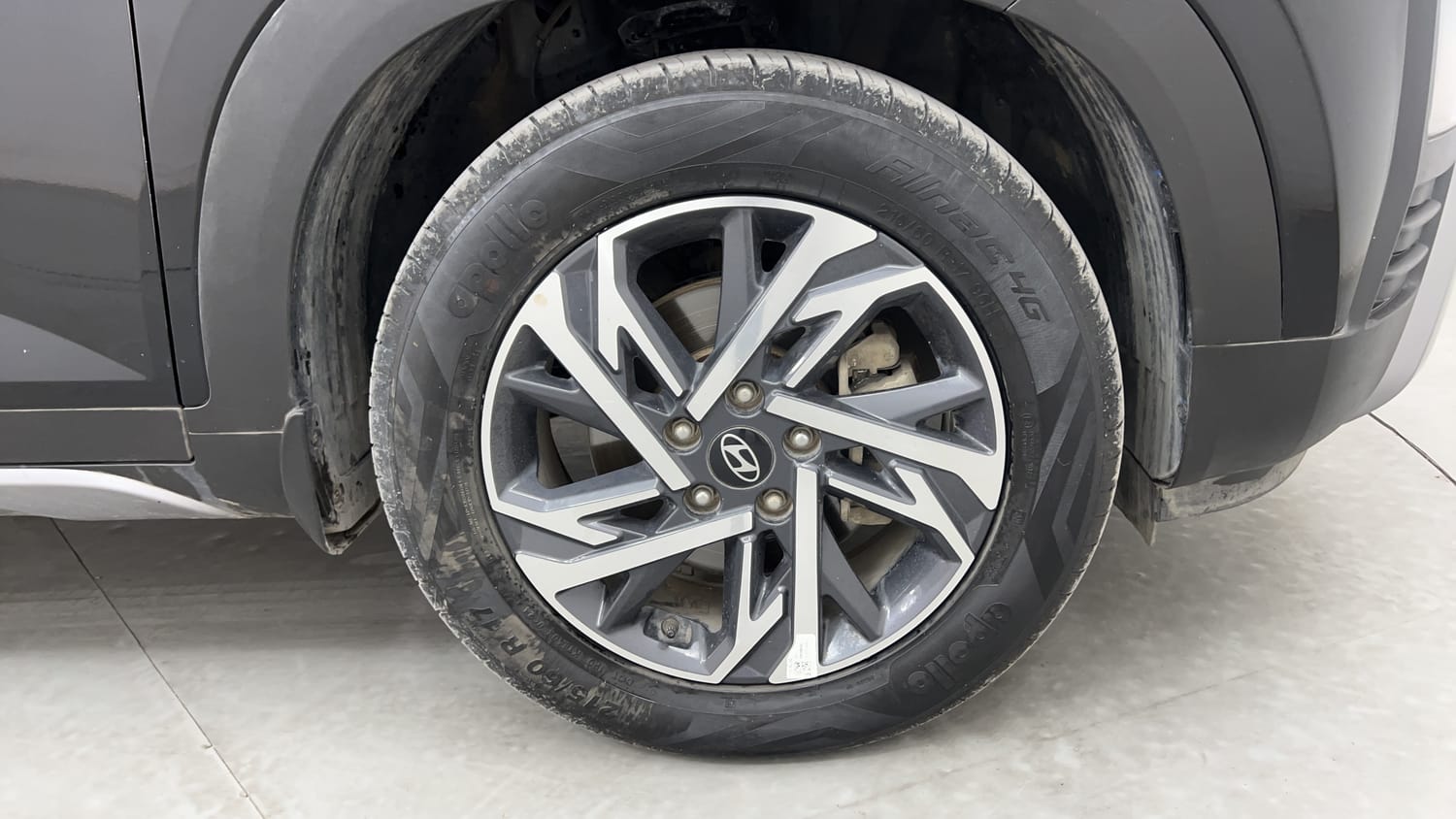 Used 2024 Hyundai Creta 1.5 CRDi Diesel MT DSL SX(O) Diesel Manual tyres RIGHT FRONT TYRE RIM VIEW