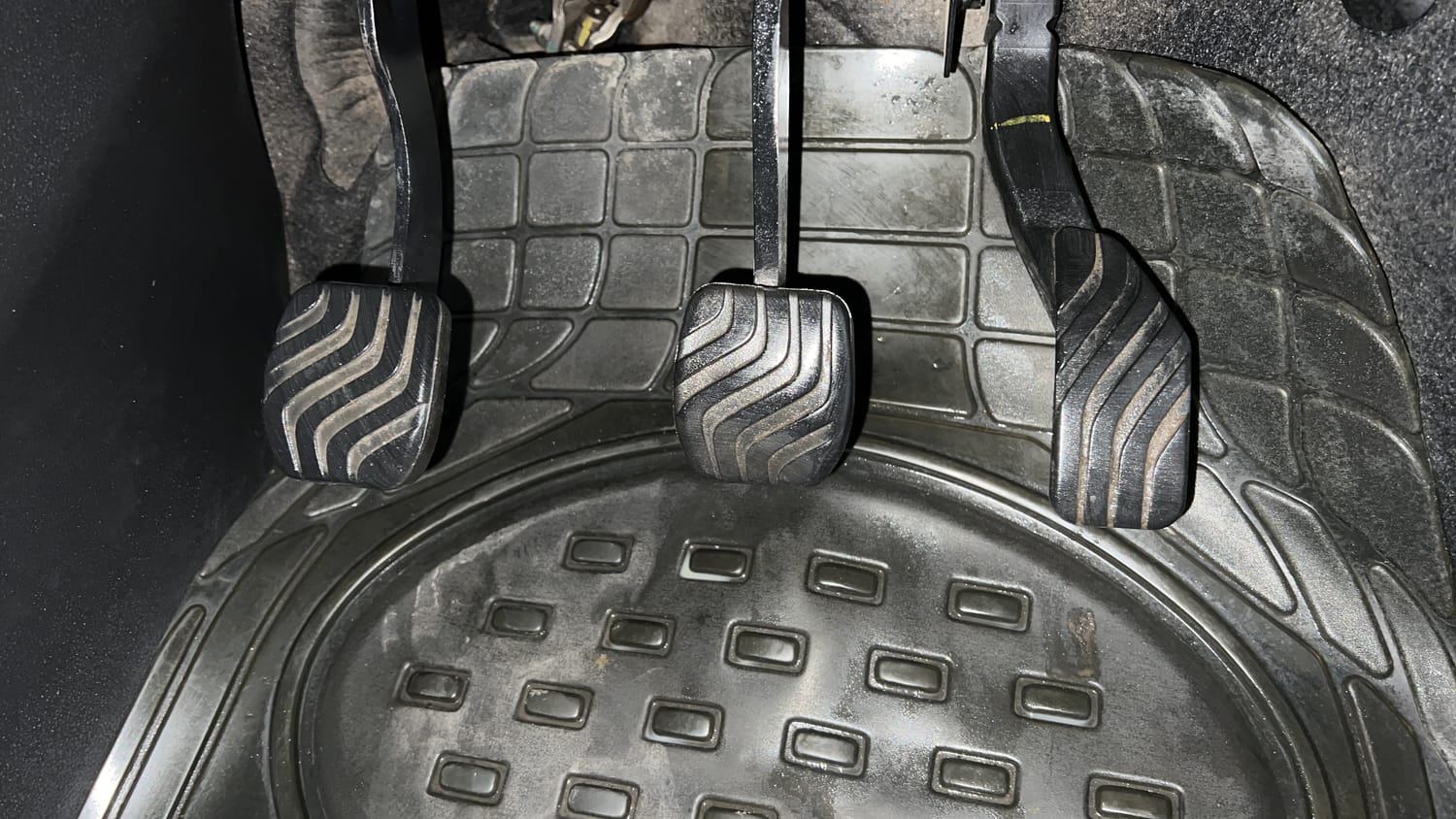 Used 2022 Renault Kiger RXT MT Petrol Manual interior PEDALS VIEW