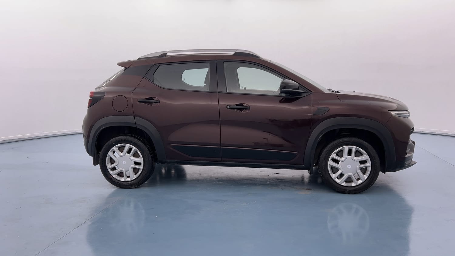 Used 2022 Renault Kiger RXT MT Petrol Manual exterior RIGHT SIDE VIEW