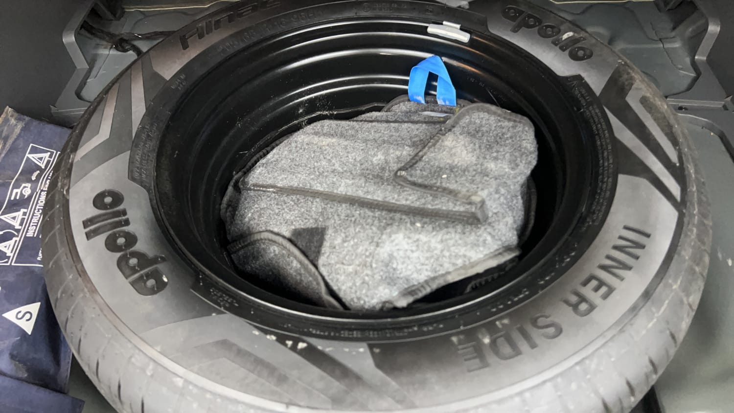Used 2024 Hyundai Creta 1.5 CRDi Diesel MT DSL SX(O) Diesel Manual tyres SPARE TYRE VIEW