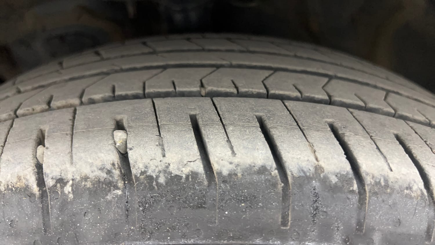 Used 2024 Hyundai Creta 1.5 CRDi Diesel MT DSL SX(O) Diesel Manual tyres LEFT FRONT TYRE TREAD VIEW