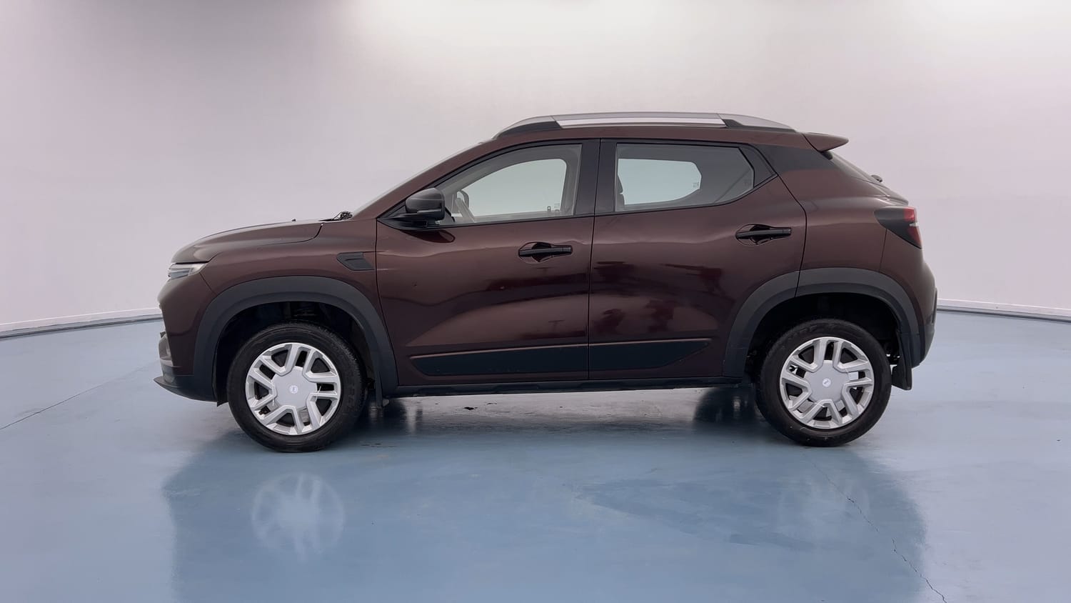 Used 2022 Renault Kiger RXT MT Petrol Manual exterior LEFT SIDE VIEW