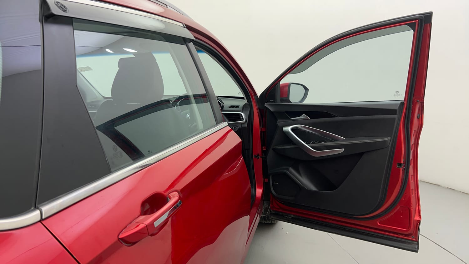 Used 2019 MG Motors Hector Sharp 2.0 Diesel Diesel Manual interior RIGHT FRONT DOOR OPEN VIEW