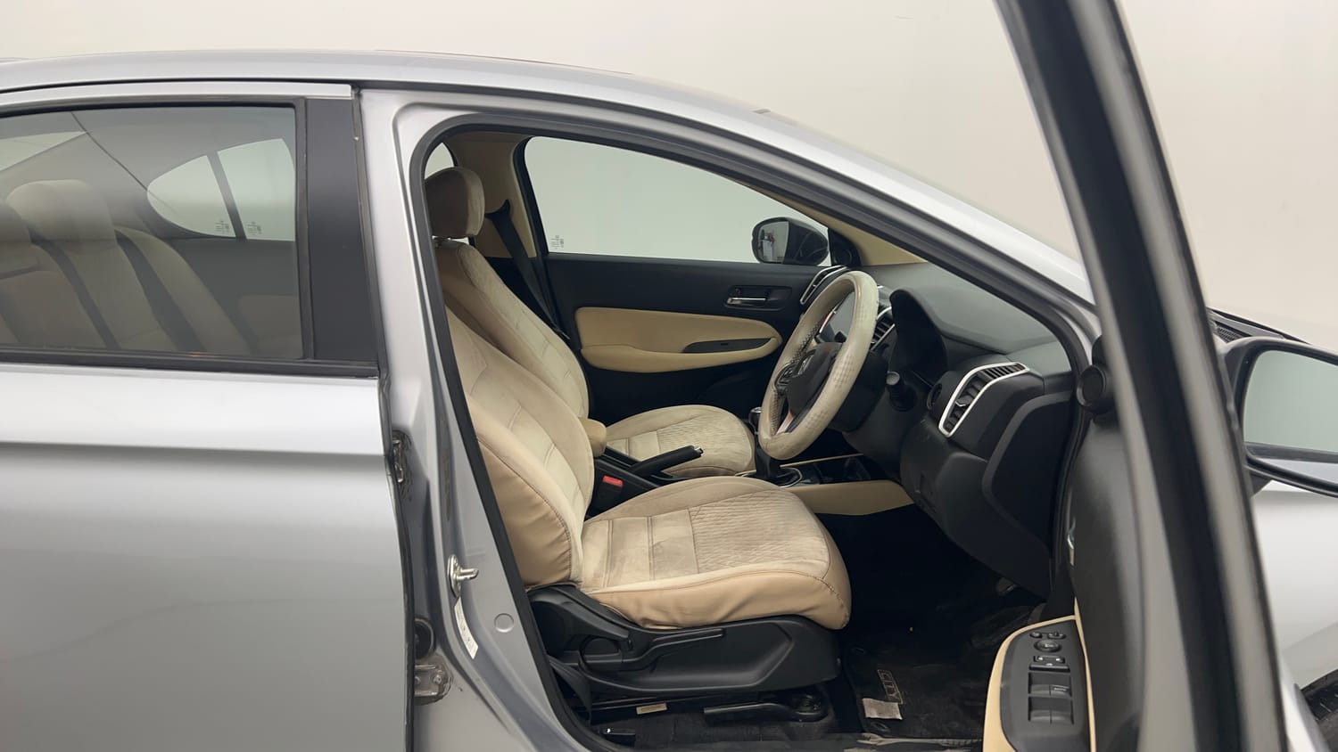 Used 2022 Honda City VX Petrol Petrol Manual interior RIGHT SIDE FRONT DOOR CABIN VIEW