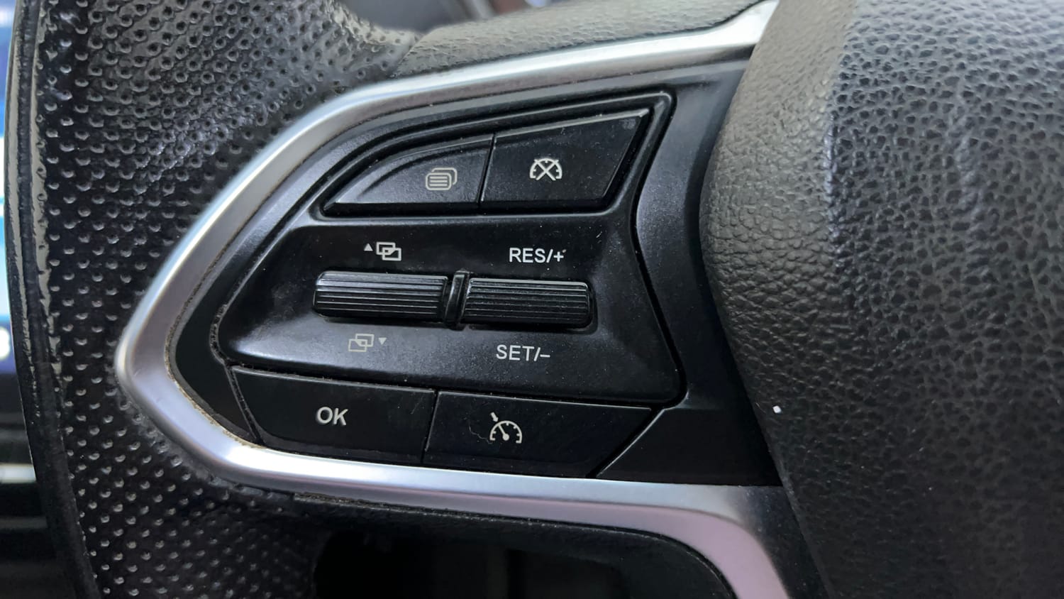 Used 2019 MG Motors Hector Sharp 2.0 Diesel Diesel Manual top_features Cruise control