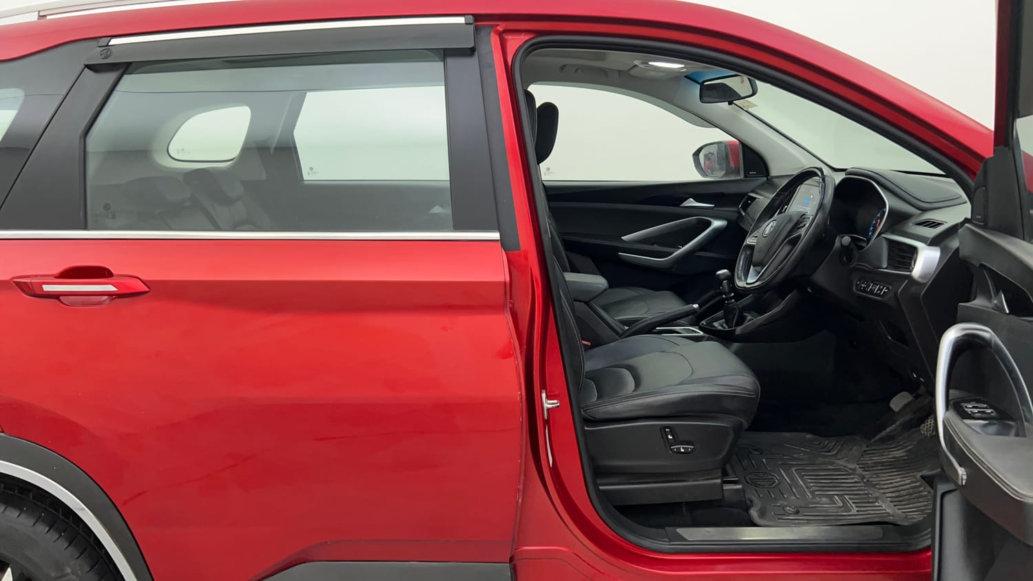 Used 2019 MG Motors Hector Sharp 2.0 Diesel Diesel Manual interior RIGHT SIDE FRONT DOOR CABIN VIEW