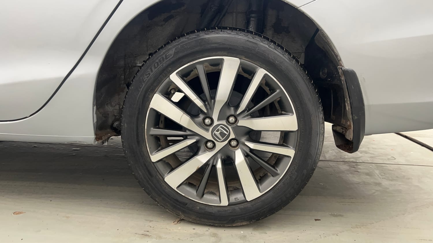 Used 2022 Honda City VX Petrol Petrol Manual tyres LEFT REAR TYRE RIM VIEW