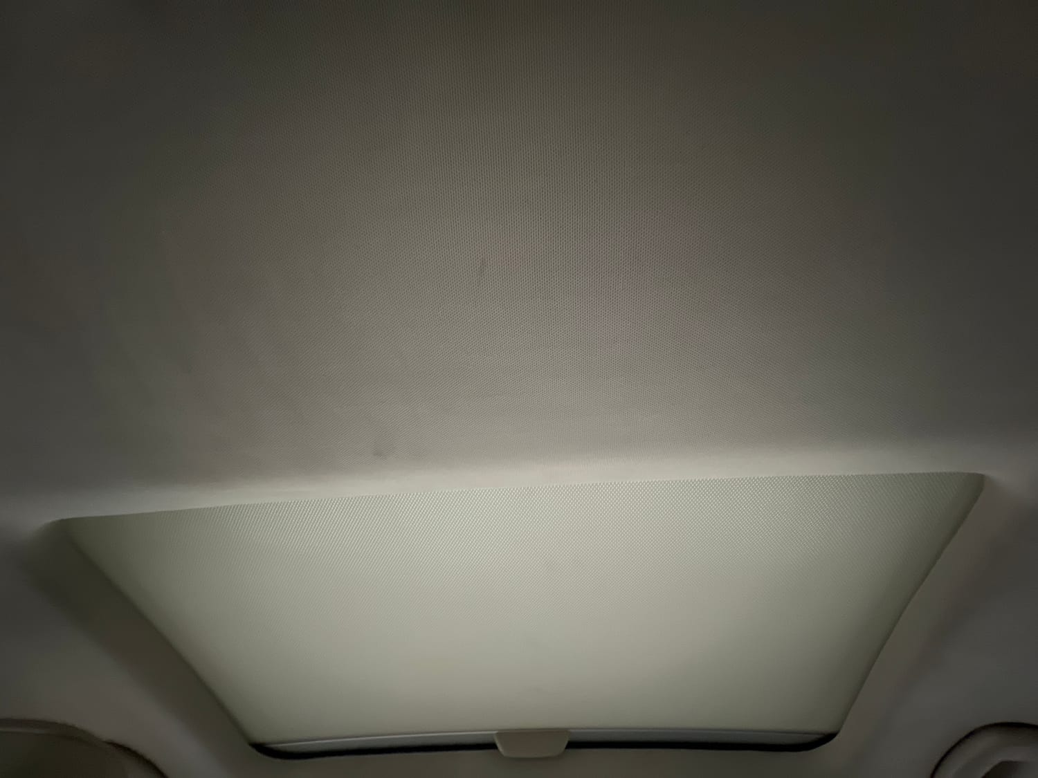 Used 2018 Skoda Superb Style TSI AT Petrol Automatic top_features Sunroof