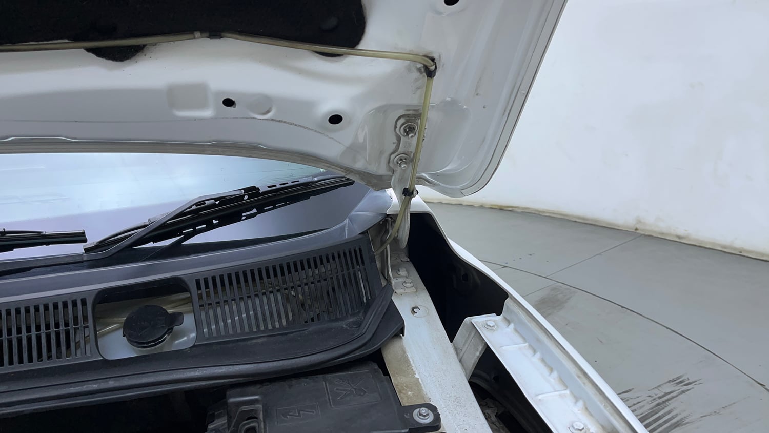 Used 2021 Renault Kiger RXZ Turbo CVT Petrol Automatic engine ENGINE LEFT SIDE HINGE & APRON VIEW