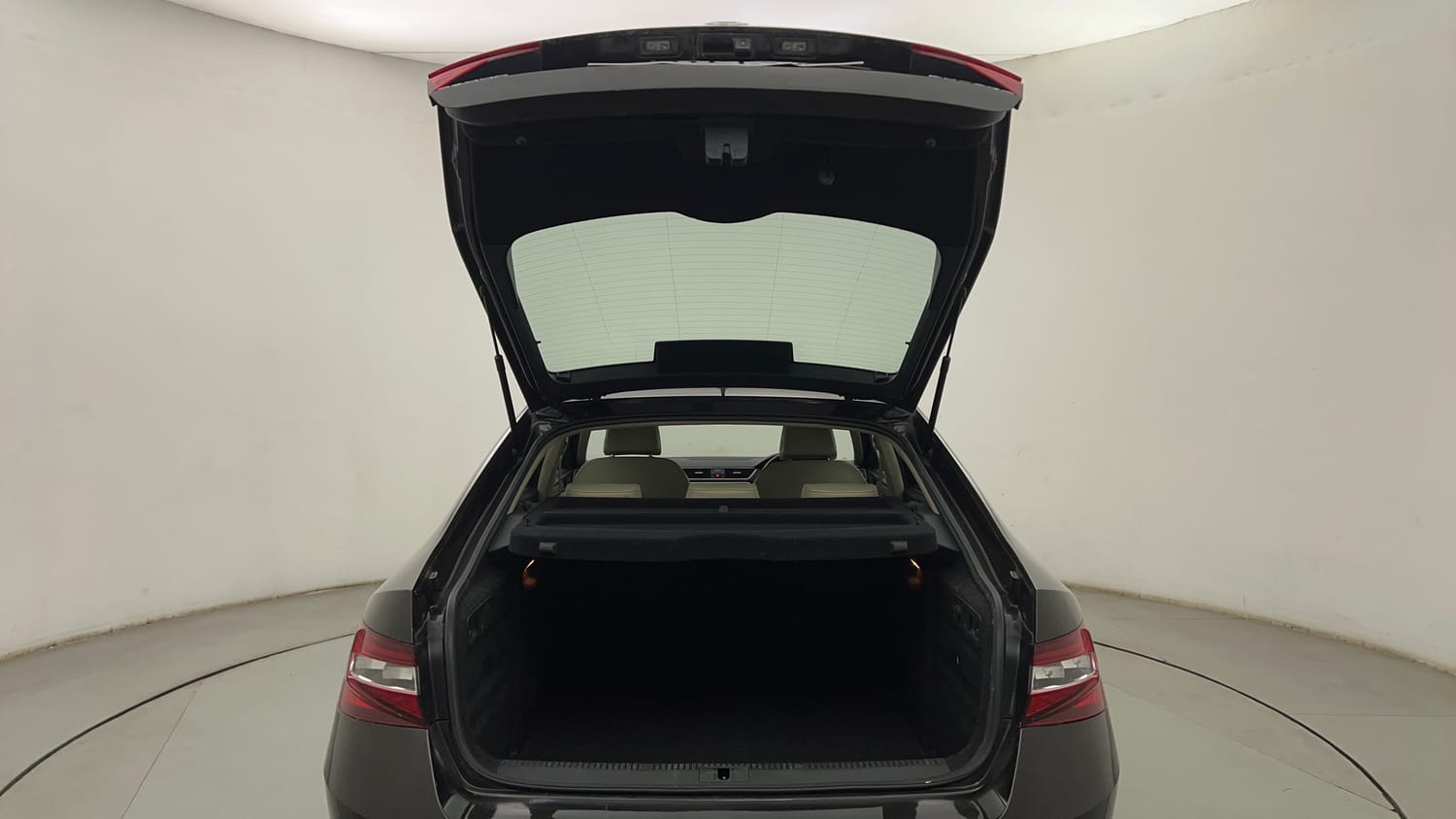 Used 2018 Skoda Superb Style TSI AT Petrol Automatic interior DICKY DOOR OPEN VIEW