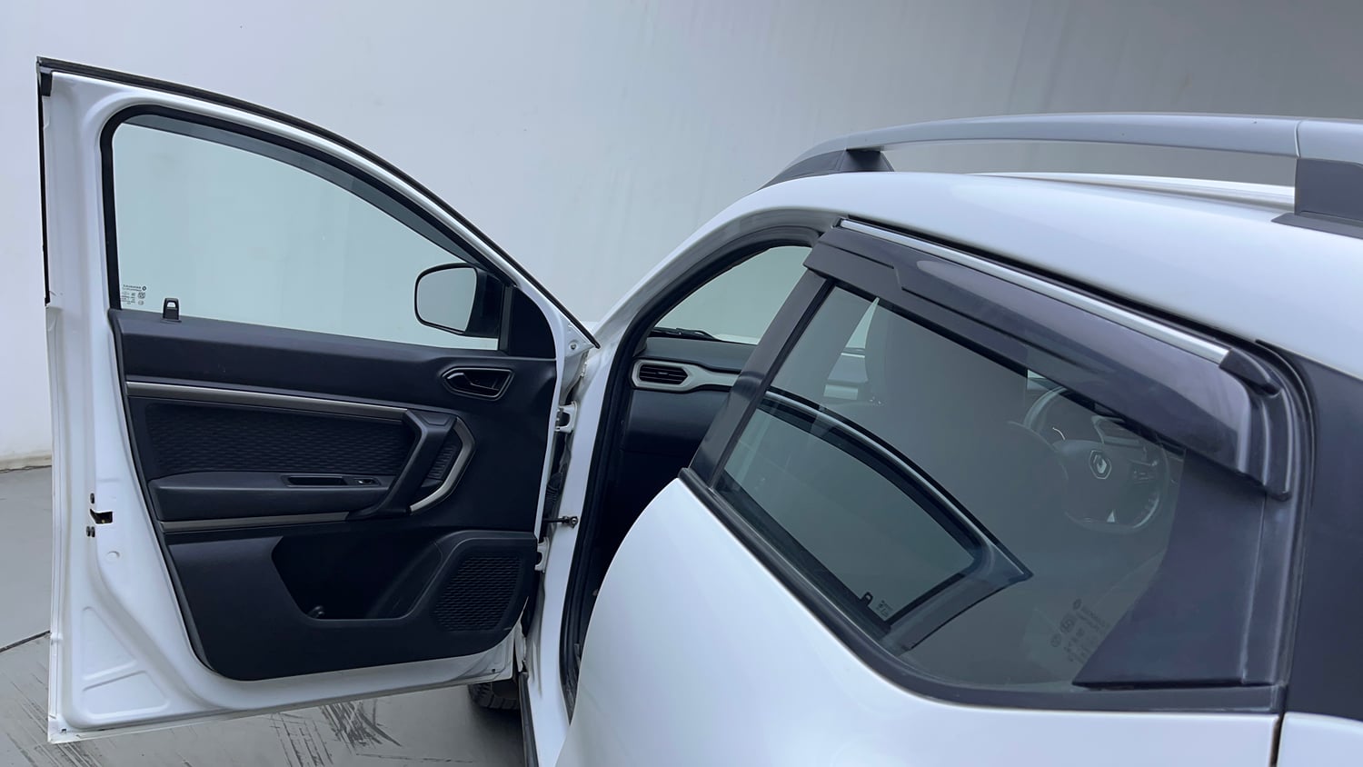 Used 2021 Renault Kiger RXZ Turbo CVT Petrol Automatic interior LEFT FRONT DOOR OPEN VIEW