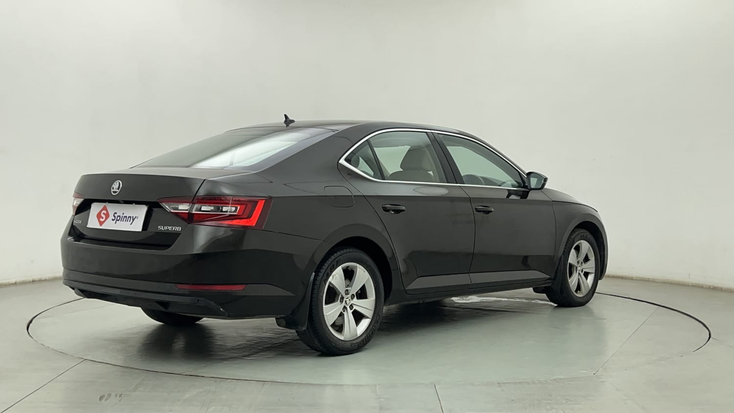 Used 2018 Skoda Superb Style TSI AT Petrol Automatic exterior RIGHT REAR CORNER VIEW