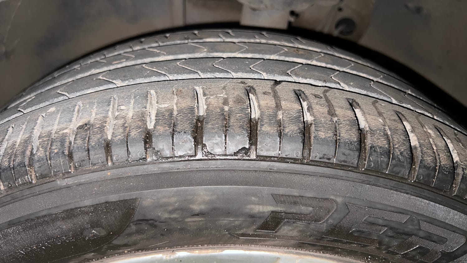 Used 2018 Skoda Superb Style TSI AT Petrol Automatic tyres LEFT FRONT TYRE TREAD VIEW