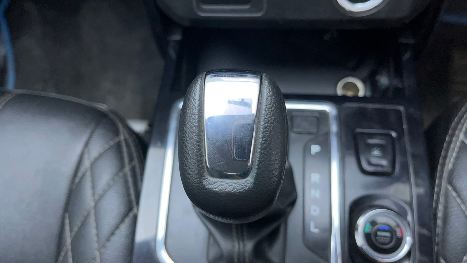 Used 2021 Renault Kiger RXZ Turbo CVT Petrol Automatic interior GEAR  KNOB VIEW