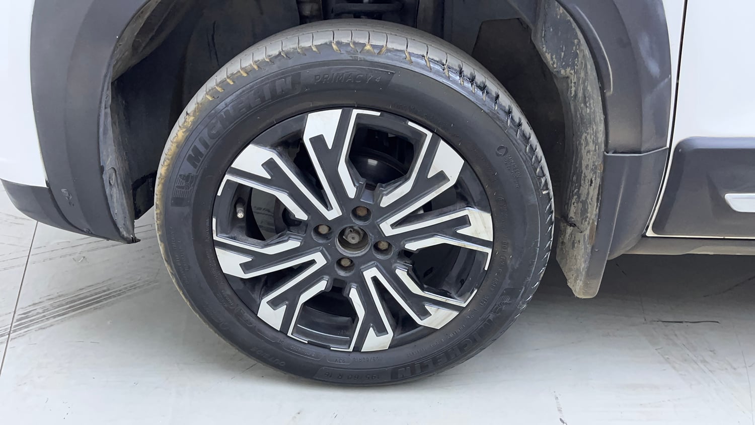 Used 2021 Renault Kiger RXZ Turbo CVT Petrol Automatic tyres LEFT FRONT TYRE RIM VIEW