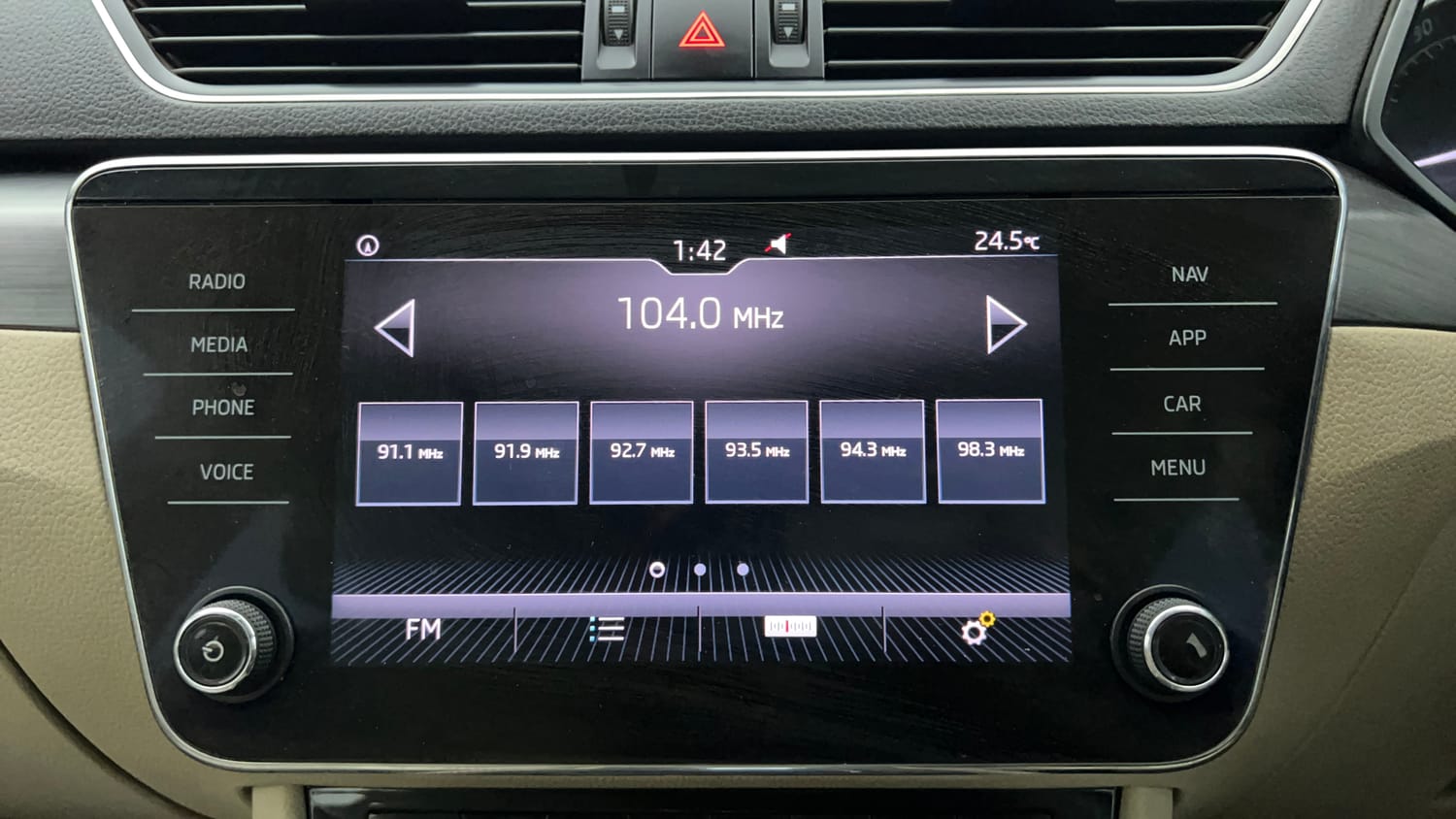Used 2018 Skoda Superb Style TSI AT Petrol Automatic top_features Integrated (in-dash) music system