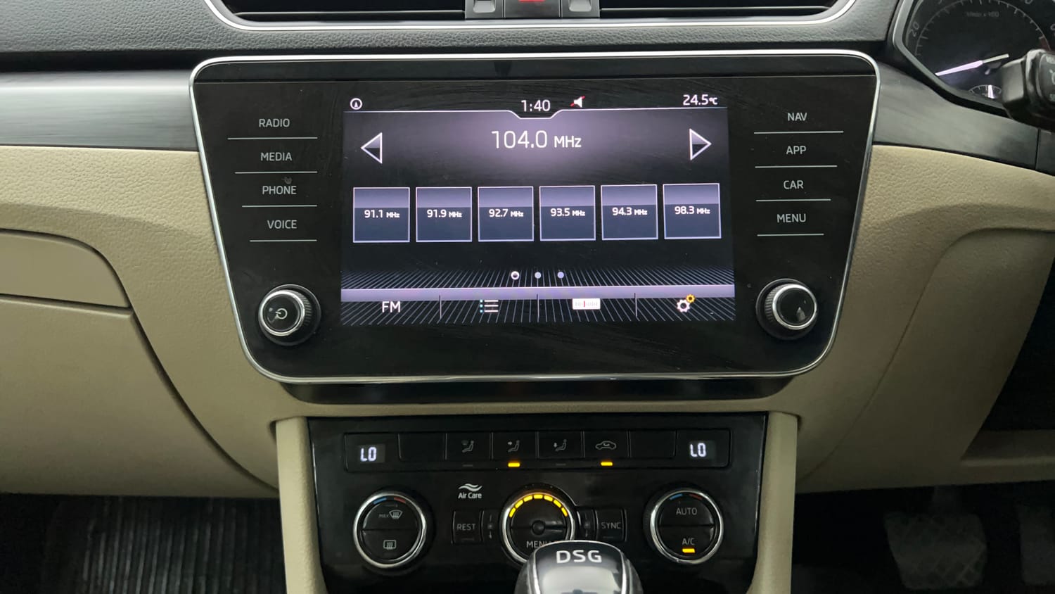 Used 2018 Skoda Superb Style TSI AT Petrol Automatic interior MUSIC SYSTEM & AC CONTROL VIEW