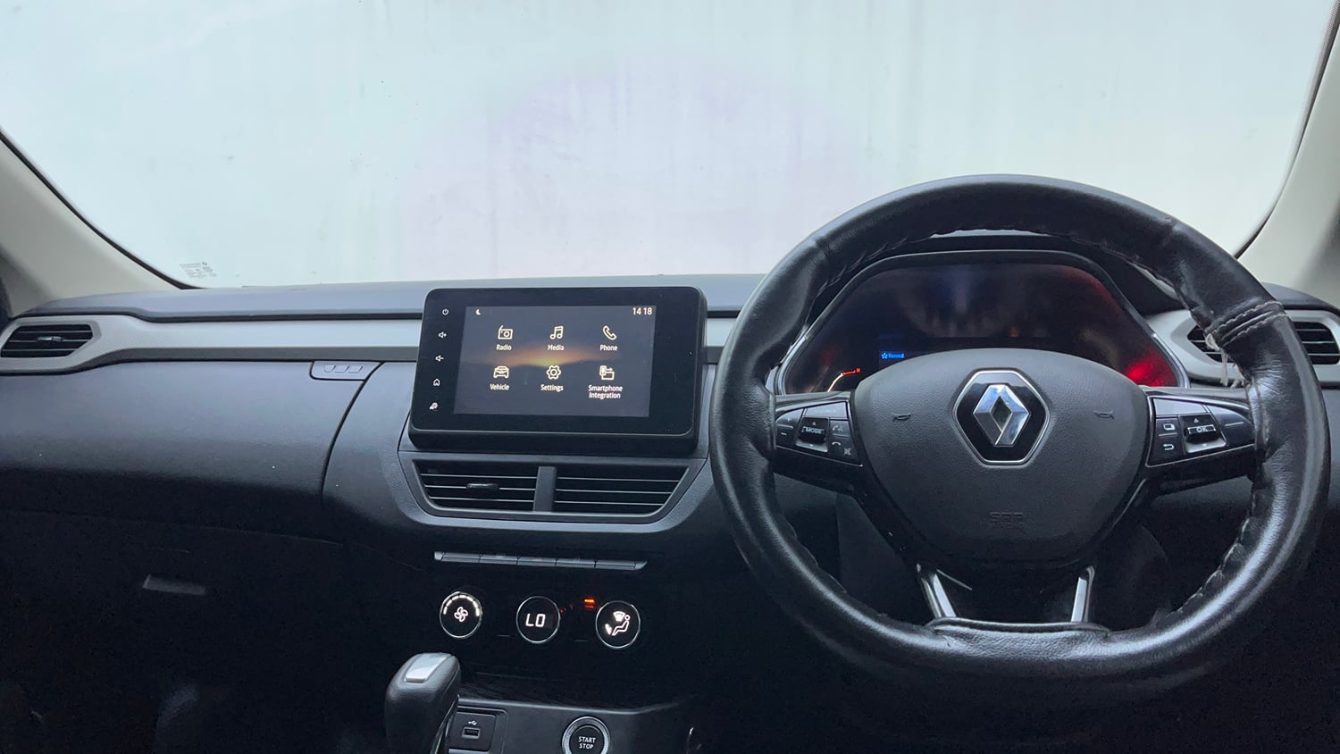 Used 2021 Renault Kiger RXZ Turbo CVT Petrol Automatic interior DASHBOARD VIEW